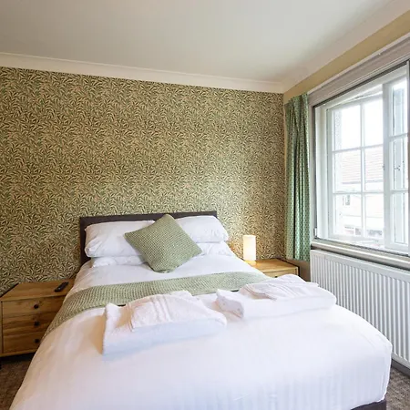 Hotel The Fox 3*