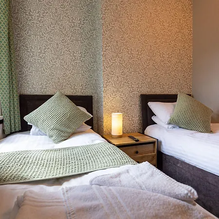 Hotel The Fox 3*